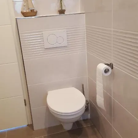 Semesterbostad Haus Dema *