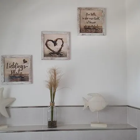 Semesterbostad Haus Dema